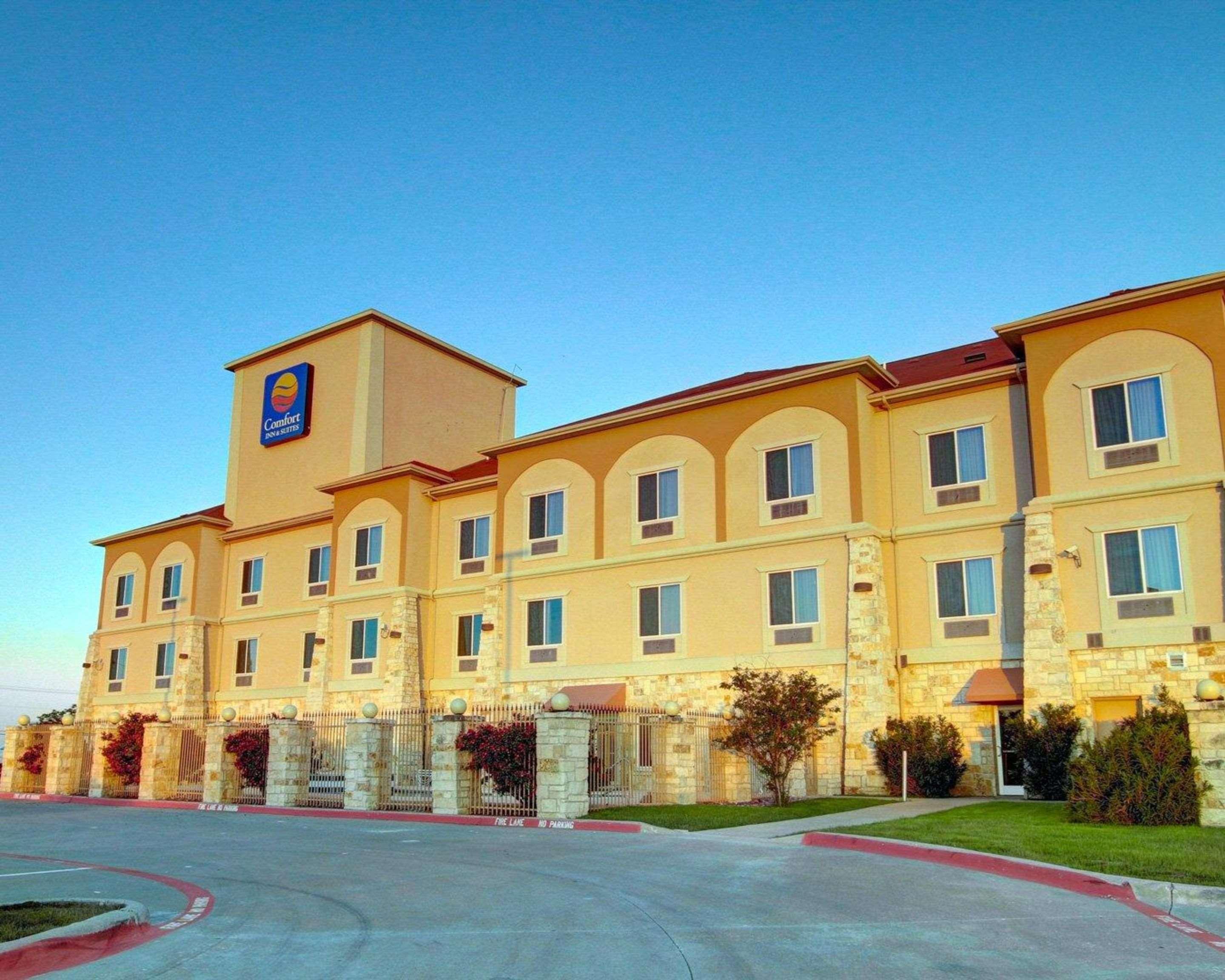 Comfort Inn&Suites Alvarado Exterior foto